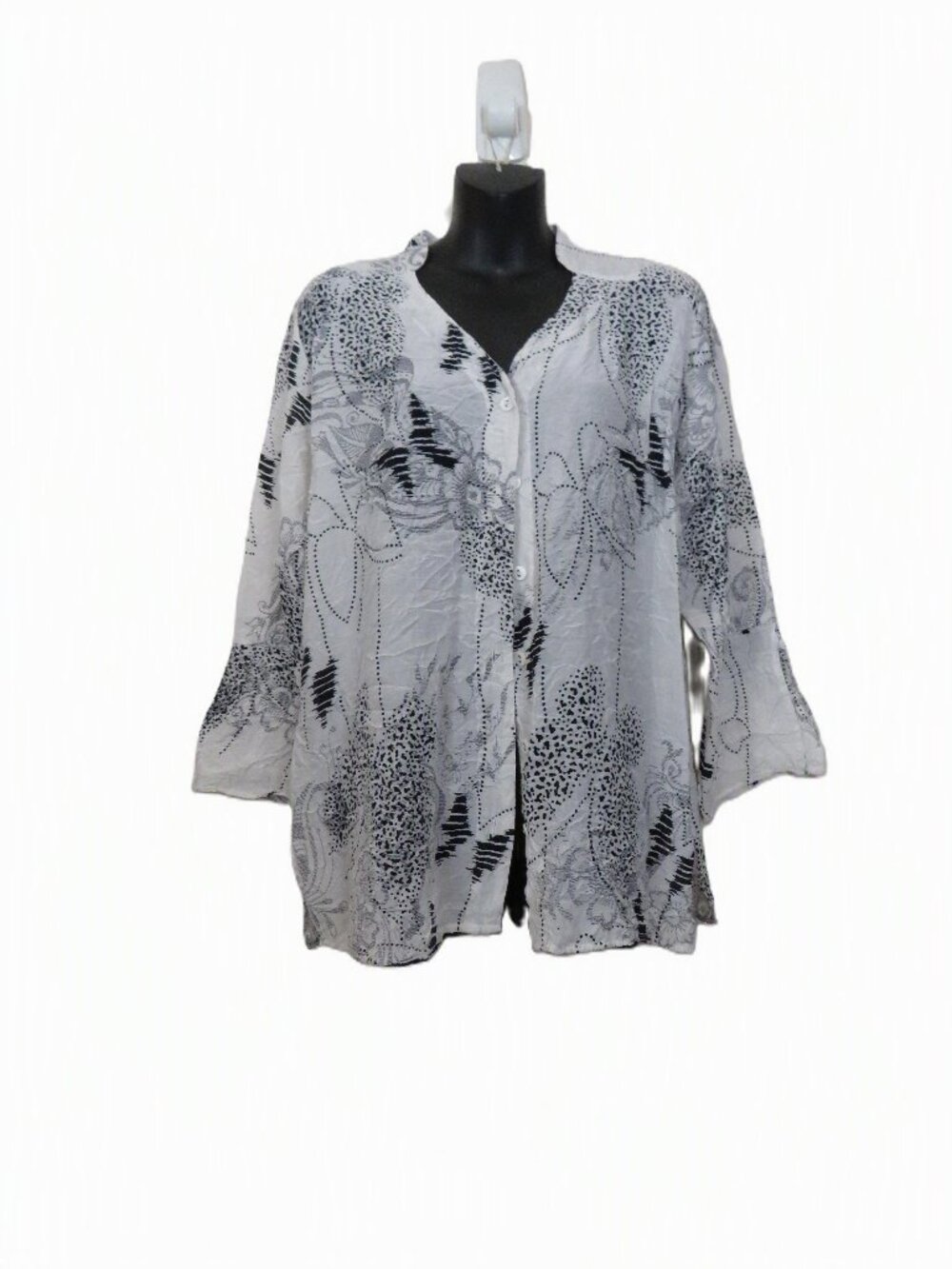 Citron size Large Asian Inspired Printed Blouse White Button Down Long Sleeve